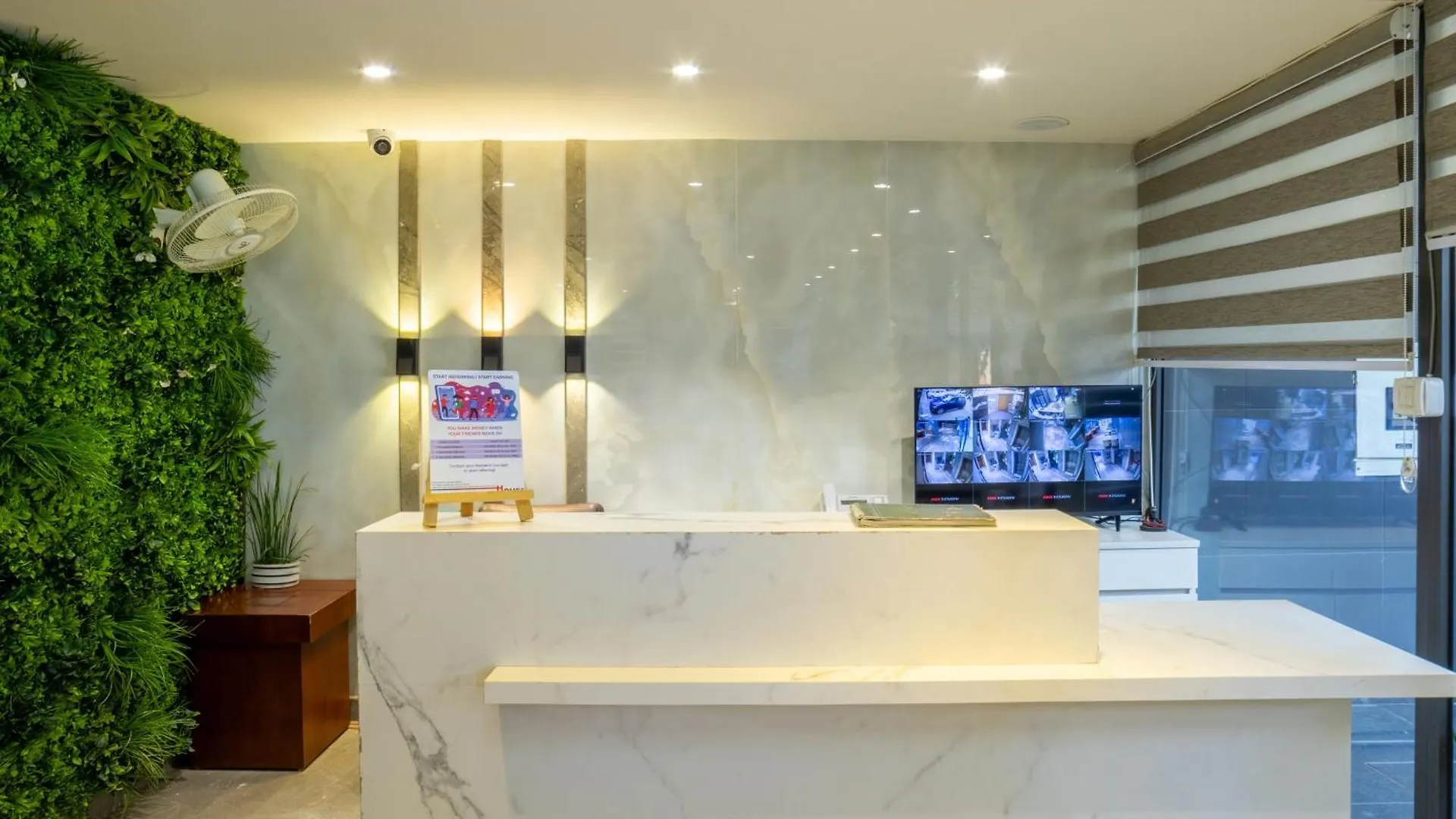 ホテル Housr Sector 42 Gurgaon Golf Course Road Near 42-43 Metro Station 0*,