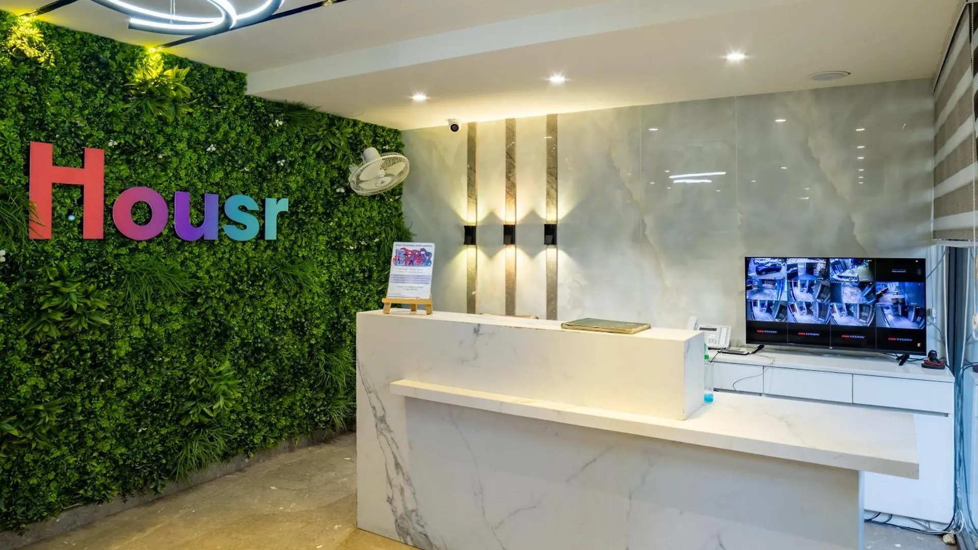 ホテル Housr Sector 42 Gurgaon Golf Course Road Near 42-43 Metro Station