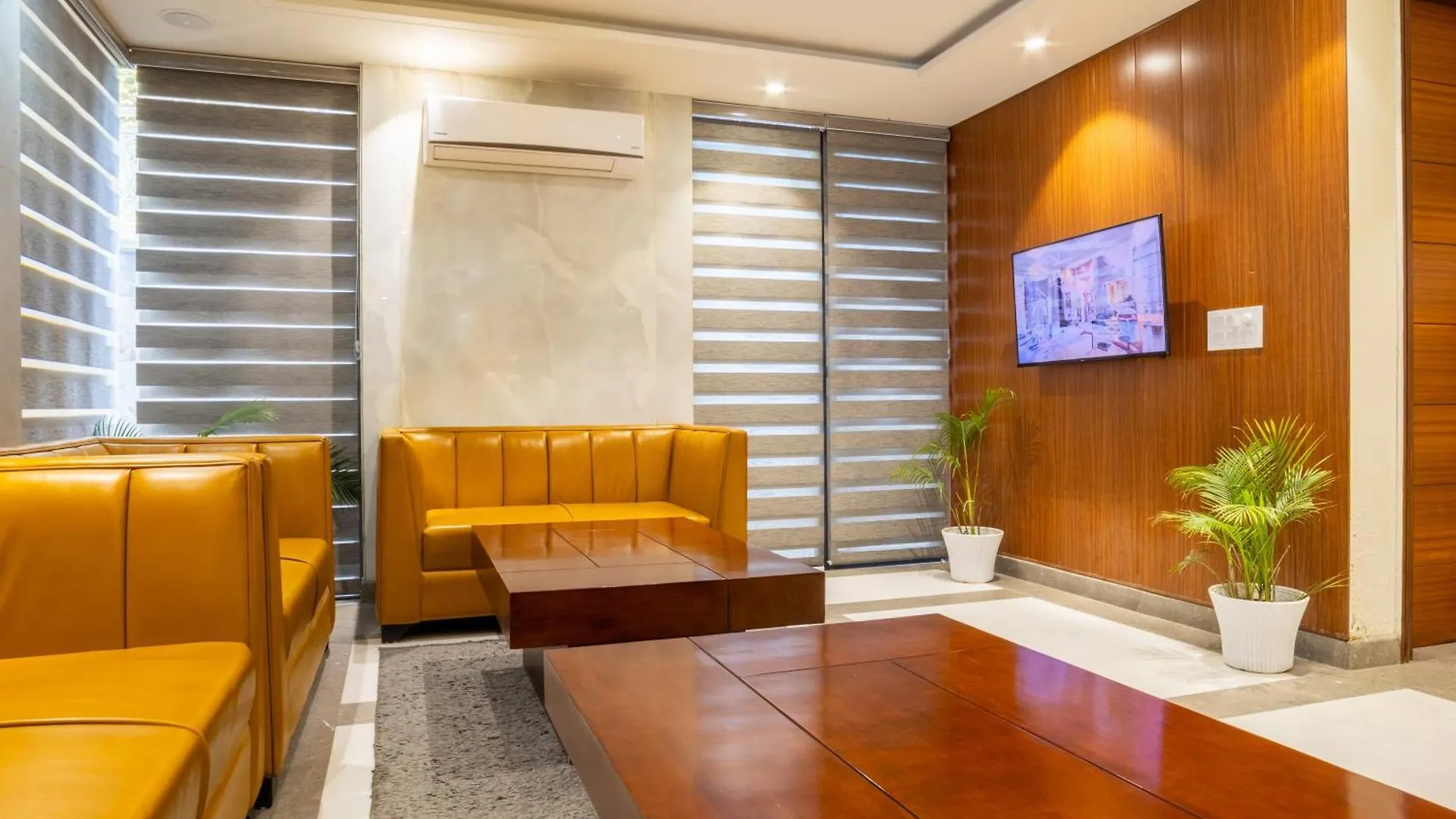 ホテル Housr Sector 42 Gurgaon Golf Course Road Near 42-43 Metro Station