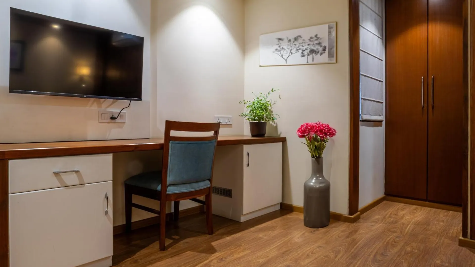 Hotel Housr Sector 42 Gurgaon Golf Course Road Near 42-43 Metro Station 0*,