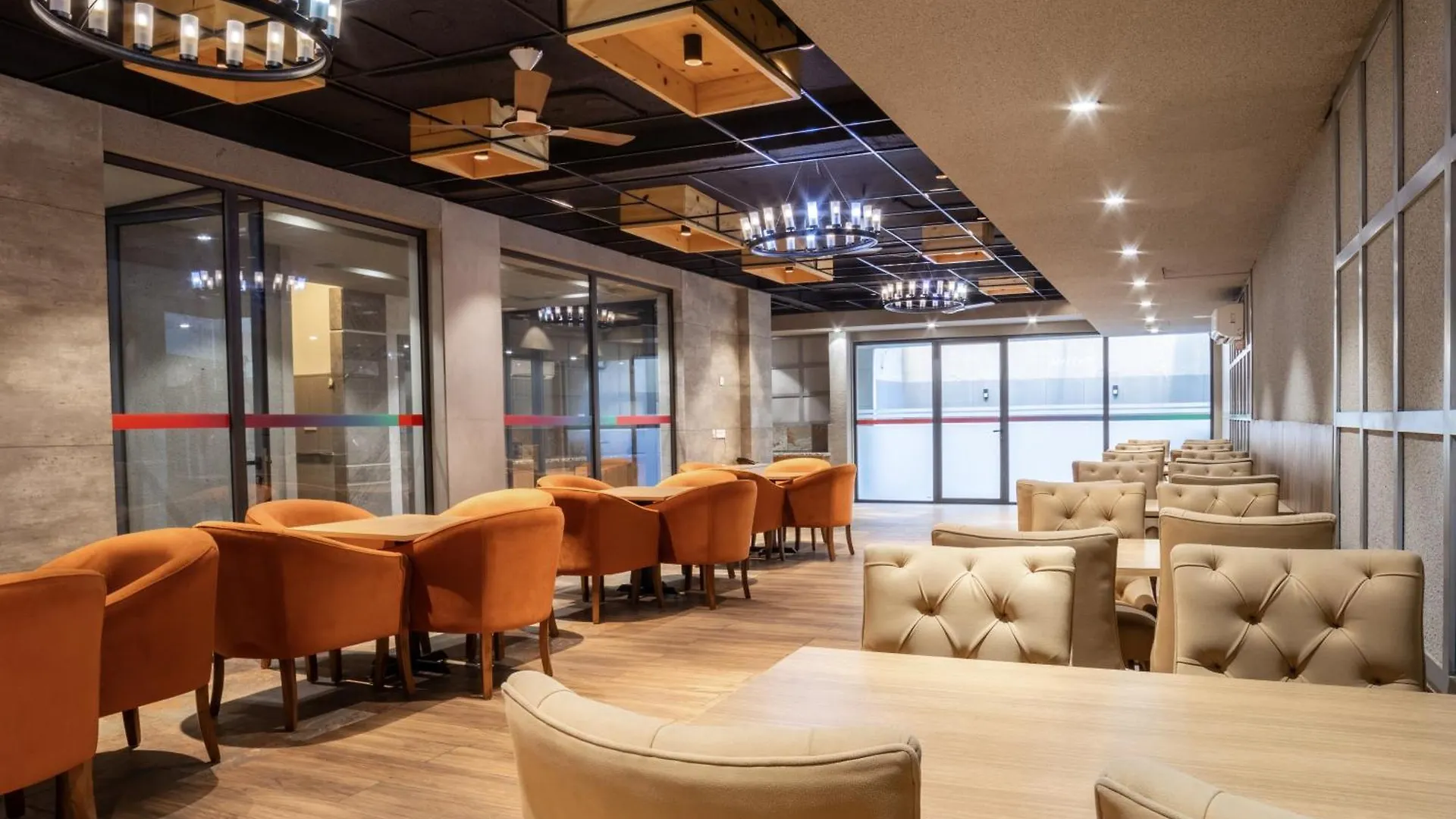 Hotel Housr Sector 42 Gurgaon Golf Course Road Near 42-43 Metro Station